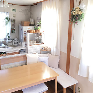 キッチン/断捨離を目指す!/ニトリのダイニングテーブルセット/unicoのベンチ/ダイソー クッションレンガシート...などのインテリア実例 - 2018-12-14 21:32:05
