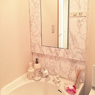 カッティングシート 大理石調のおしゃれなアレンジ 飾り方のインテリア実例 Roomclip ルームクリップ カッティングシート 大理石調のおしゃれなアレンジ 飾り方のインテリア実例 Roomclip ルームクリップ