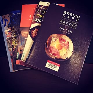 女性の、4LDK、家族住まいの「机」についてのインテリア実例