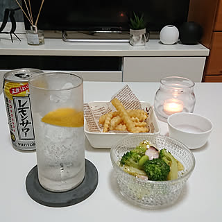 机/ひとり暮らし 1K/一人二次会/新製品買いました/セブンのタコ、ブロッコリーバジルサラダのインテリア実例 - 2020-07-10 21:53:59