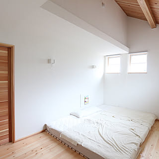 寝室 勾配天井のインテリア実例 Roomclip ルームクリップ