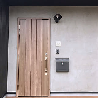 シンプルな暮らし 三協アルミ玄関ドアのおしゃれなインテリア 部屋 家具の実例 Roomclip ルームクリップ