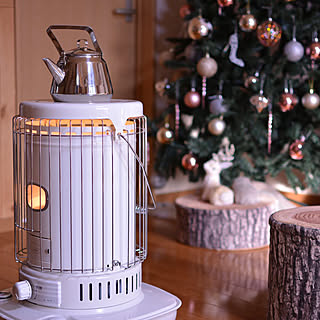 ナチュラルインテリア/切り株スツール/リビングの一角/ステンレスケトル opa/ステンレスケトル...などのインテリア実例 - 2019-12-09 08:22:34