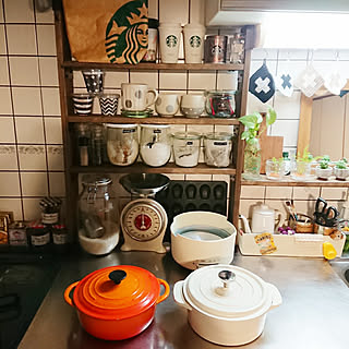 キッチン/白/モニター/ル・クルーゼ/調味料棚...などのインテリア実例 - 2019-03-02 07:05:58