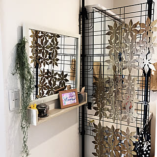 鏡と棚で壁面ドレッサー/ニトリ♡/アートのある暮らし/レタリング/プチDIY...などのインテリア実例 - 2019-12-10 09:55:49