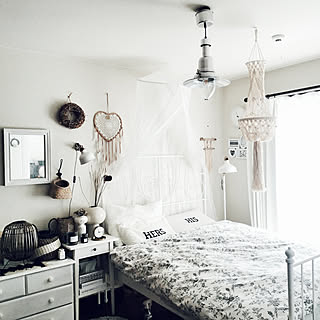 ベッド周り/ホワイトインテリア/海外インテリアに憧れる/モダンナチュラル/いいね&コメント&フォロー感謝♡...などのインテリア実例 - 2020-02-23 11:25:01