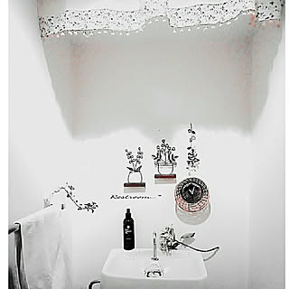 ダイソー ピンバッジのまとめページ Roomclip ルームクリップ