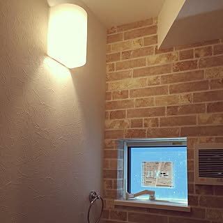 女性の、3LDK、家族住まいの「壁/天井」についてのインテリア実例