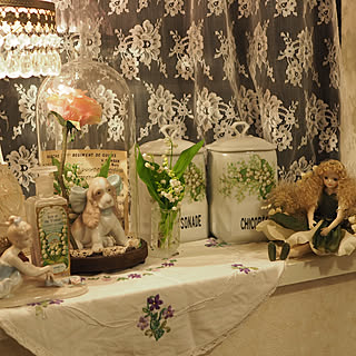 女性の、4LDK、家族住まいの「玄関/入り口」についてのインテリア実例