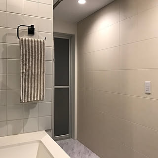 バス/トイレ/大理石調Pタイル/ホスクリーン埋め込み型/無印良品/カワジュン タオル掛け...などのインテリア実例 - 2017-10-31 20:46:13