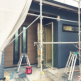 玄関/入り口/外壁工事中/ネイビーの家/サイディングはニチハ/SURFER'S HOUSE...などのインテリア実例 - 2017-01-19 21:37:22
