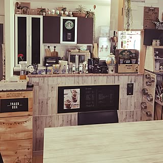 部屋全体/3コインズ雑貨/雑貨大好き♡/フラペチーノ風/スタバのカップ再利用♡...などのインテリア実例 - 2017-05-17 07:54:10