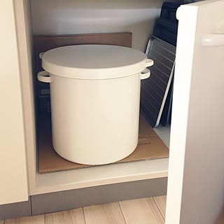 キッチン/コンロ下収納/米びつ/野田琺瑯のインテリア実例 - 2015-07-21 10:48:42