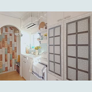 キッチン/海外のカラーセンスに憧れる/海外インテリアに憧れる/マステリメイク/食器棚リメイク...などのインテリア実例 - 2017-03-20 12:44:24