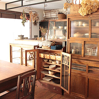 昭和レトロ 水屋箪笥のおしゃれなインテリア・部屋・家具の実例 
