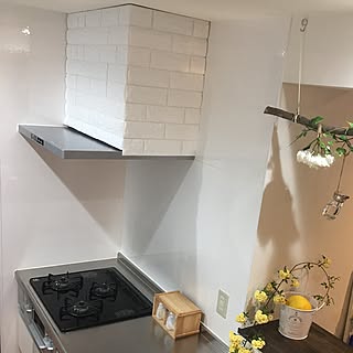 キッチン/2017.5.5/れんがリメイクシート/レンジフードのホワイト化/ホワイトインテリア...などのインテリア実例 - 2017-05-05 10:12:03