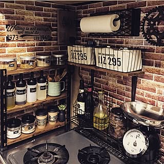 キッチン/調味料ラック/キッチン棚/レンガ調/鉄枠の棚...などのインテリア実例 - 2016-12-21 15:38:16