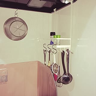 キッチン/吊るす収納/コンロまわり/コンロ周り/S字フック...などのインテリア実例 - 2017-04-22 22:56:35