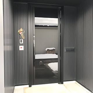 黒い玄関ドアのインテリア実例 Roomclip ルームクリップ 黒い玄関ドアのインテリア実例 Roomclip ルームクリップ