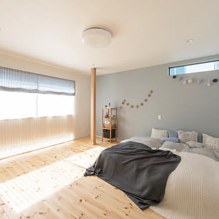 ベッド周り/ZARA HOME/無印良品/ローベッド/パイン無垢フローリング...などのインテリア実例 - 2017-12-16 21:50:22