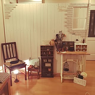 ベッド周り/窓枠 DIY/飾り窓DIY/鳥かご好き♡/ガラス瓶が好き♡/ガラス扉キャビネット...などのインテリア実例 - 2016-11-30 19:39:04