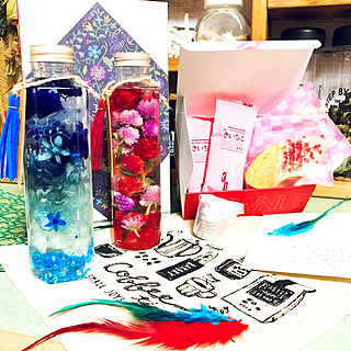 (*´v`*)ありがとうございます☆*。/ブルー&レッド系のハーバリウム☆*。/Coffeeロゴの麻袋/デコパージュの箱/Satoshi さんからの贈り物...などのインテリア実例 - 2018-02-14 00:34:35