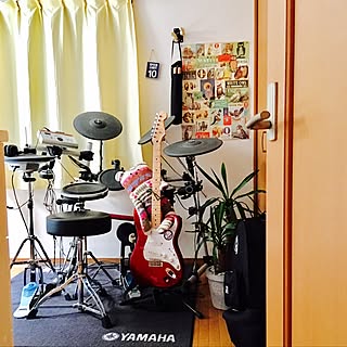 ベッド周り 電子ドラムのインテリア実例 Roomclip ルームクリップ