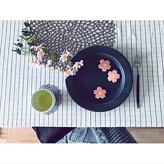 IKEA テーブルクロス/sakuzan/cutipol/チルウィッチ ダリア/DAISO フェイクフラワー...などのインテリア実例 - 2019-04-12 20:22:23