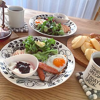 机/朝日の当たる場所/食卓/朝時間/暮らしを楽しむ...などのインテリア実例 - 2017-01-13 15:45:07