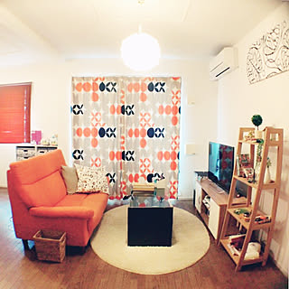 リビング/オレンジソファ/オレンジ/ファブリックパネル マリメッコ/ファブリックパネル...などのインテリア実例 - 2017-09-19 10:24:33