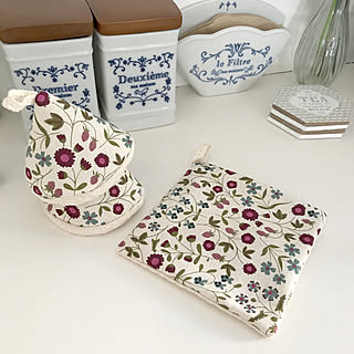 女性の、3LDK、家族住まいの「キッチン」についてのインテリア実例