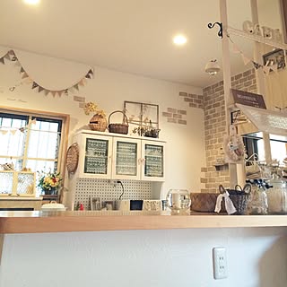 キッチン/ナチュラルが好き/ガーランド/カップボード/窓枠DIY...などのインテリア実例 - 2016-04-15 17:44:33