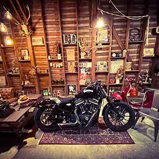 Harley Davidson ハーレーダビッドソン バイクガレージのまとめページ Roomclip ルームクリップ