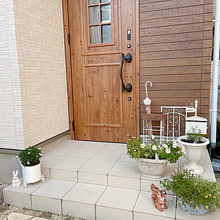 玄関前ガーデニング 初心者ガーデニングのインテリア実例 Roomclip ルームクリップ