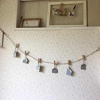 壁/天井/小花柄壁紙/チェックおばさん2号/ガーランド作成/娘部屋...などのインテリア実例 - 2017-06-14 06:01:36
