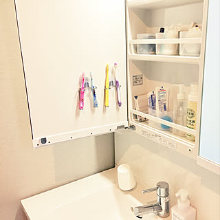 ニトリ 歯ブラシホルダーの商品を使ったおしゃれなインテリア実例 Roomclip ルームクリップ