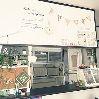 リビング/リメイクシート木目調/ウォールステッカー/ディアウォール DIY/ガーランド手作り...などのインテリア実例 - 2017-05-03 09:30:51