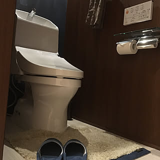 バス/トイレ/木目調壁紙/トイレマット デニム×ベージュ/TOTOトイレのインテリア実例 - 2017-12-01 06:15:35