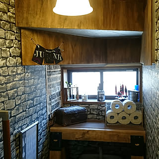 バス/トイレ/階段下のトイレ/ベニヤ板/レンガ壁紙/ワイヤーラック...などのインテリア実例 - 2018-04-09 10:39:21