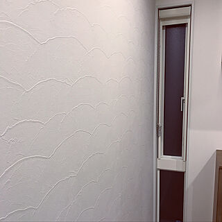 玄関 入り口 漆喰風壁紙のインテリア実例 Roomclip ルームクリップ