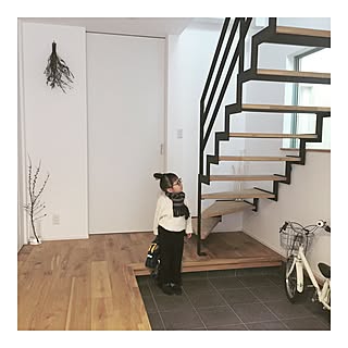 玄関 入り口 スケルトン階段のインテリア実例 Roomclip ルームクリップ