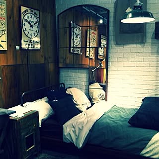 女性の、1LDK、一人暮らしの「ベッド周り」についてのインテリア実例