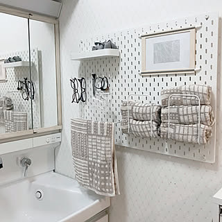 バス/トイレ/ディスプレイ収納/見せる収納/眼鏡かけ/ヘアアクセサリー...などのインテリア実例 - 2018-09-06 05:08:14