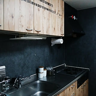 女性の、3LDK、家族住まいの「キッチン」についてのインテリア実例