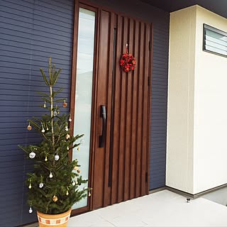 玄関/入り口/生もみの木/クリスマスリース/IKEA/ナチュラル...などのインテリア実例 - 2016-12-02 16:11:15