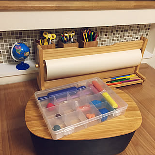 女性の、2LDK、家族住まいの「リビング」についてのインテリア実例