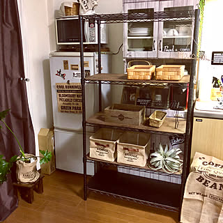 部屋全体/pic3枚目♪/棚板はリバーシブル/ショップのディスプレイみたい〰︎/先にカゴとか置きたくなる(笑)...などのインテリア実例 - 2018-04-16 00:26:22