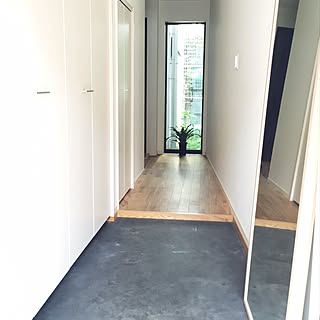 玄関/入り口/ナラ無垢床/三階建て/坪庭life/モルタル土間...などのインテリア実例 - 2016-09-17 10:43:02