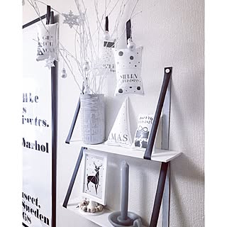 ベッド周り/IKEA/ハンドメイド/モノトーンインテリア/手作りシェルフ...などのインテリア実例 - 2016-12-03 22:38:15