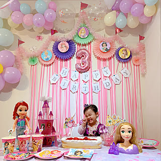 ディズニープリンセス 誕生日飾り付けのおしゃれなアレンジ 飾り方のインテリア実例 Roomclip ルームクリップ